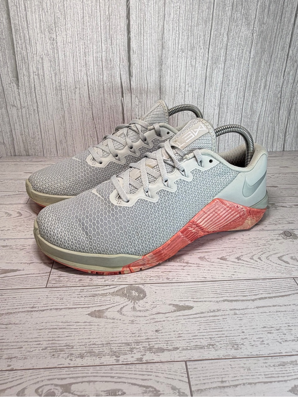 Nike Metcon 5 Women’s 9 Gray Pink Cross Training Gym Shoes